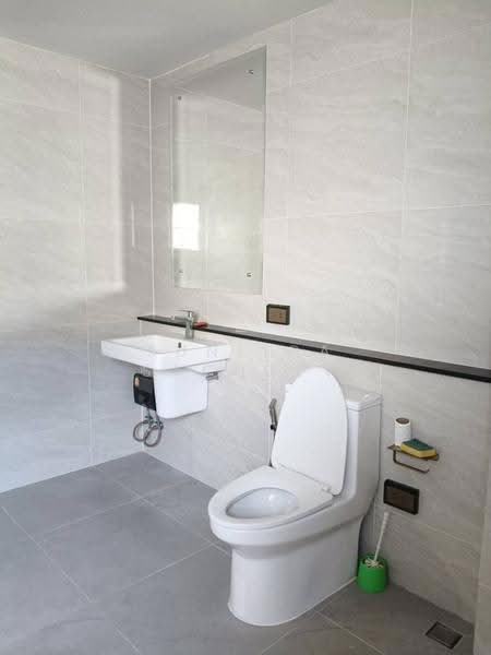 Britania Bangna-Srivaree, Samut Prakan, Village No. 6, Srisa Chorakhe Yai, Bang Sao Thong, Samut Prakan, 4 Bedrooms, 255 sqm, Single Detached House For Rent, by Sunitra Sachdev, 500552132 - DDproperty.com