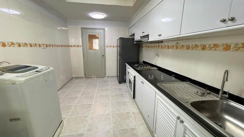 D.H.Grand Tower, Bangkok, Soi Prommit, Khlong Tan Nua, Watthana, Bangkok, 3 Bedrooms, 260 sqm, Condo For Rent, by Jentina Homes & Co, 500552174 - DDproperty.com