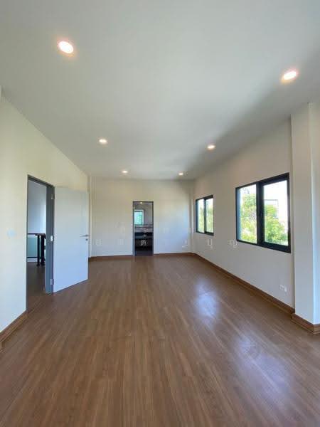 The City Sukhumvit-Onnut, Bangkok, 588/2 Soi On Nut 70/1, Prawet, Bangkok, 4 Bedrooms, 252 sqm, Single Detached House For Sale, by สุเทพ รอดด้วยบุญ, 500552176 - DDproperty.com