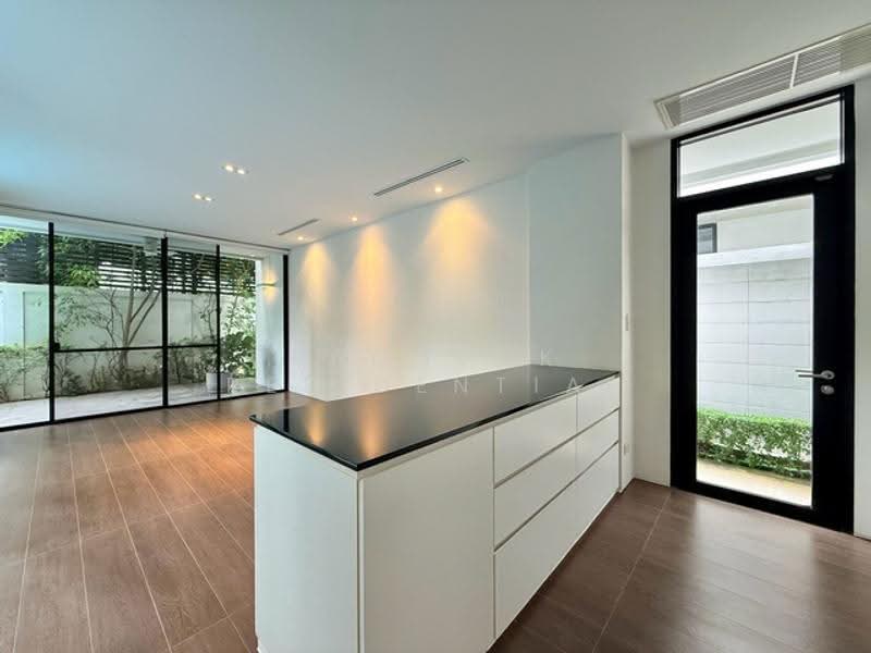 Single House Thong Lor, Bangkok, Sukhumvit 55, Khlong Tan Nua, Watthana, Bangkok, 4 Bedrooms, 400 sqm, Villa For Rent, by Bangkok Residential, 500552206 - DDproperty.com
