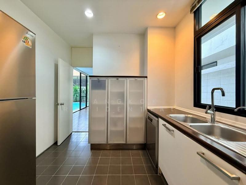 Single House Thong Lor, Bangkok, Sukhumvit 55, Khlong Tan Nua, Watthana, Bangkok, 4 Bedrooms, 400 sqm, Villa For Rent, by Bangkok Residential, 500552206 - DDproperty.com