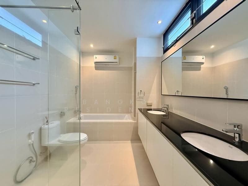 Single House Thong Lor, Bangkok, Sukhumvit 55, Khlong Tan Nua, Watthana, Bangkok, 4 Bedrooms, 400 sqm, Villa For Rent, by Bangkok Residential, 500552206 - DDproperty.com