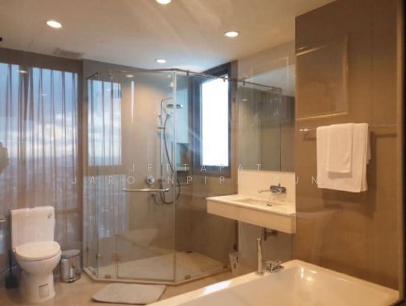 Rhythm Sukhumvit 42, Bangkok, Soi Sukhumvit 42, Sukhumvit Road, Phra Kanong, Khlong Toei, Bangkok, 2 Bedrooms, 78 sqm, Condo For Rent, by Jettapat Jaroonpipatkun, 500552266 - DDproperty.com