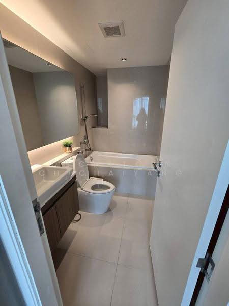 Vtara Sukhumvit 36, Bangkok, 118 Soi Saen Sabai, Phra Kanong, Khlong Toei, Bangkok, 1 Bedroom, 30 sqm, Condo For Rent, by Dechatorn Chichaiyang, 500552299 - DDproperty.com