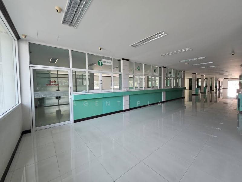 Land with buildings for rent: 2-story office building + warehouse, located on Thepharak Road (SPSAD4, Samut Prakan, Phreak Sa Mai, Muang Samut Prakarn, Samut Prakan, , 2,000 sqm, Office Space For Rent, by Agent Pla, 500552366 - DDproperty.com