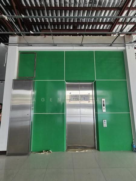 Land with buildings for rent: 2-story office building + warehouse, located on Thepharak Road (SPSAD4, Samut Prakan, Phreak Sa Mai, Muang Samut Prakarn, Samut Prakan, , 2,000 sqm, Office Space For Rent, by Agent Pla, 500552366 - DDproperty.com