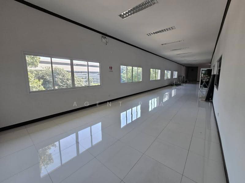 Land with buildings for rent: 2-story office building + warehouse, located on Thepharak Road (SPSAD4, Samut Prakan, Phreak Sa Mai, Muang Samut Prakarn, Samut Prakan, , 2,000 sqm, Office Space For Rent, by Agent Pla, 500552366 - DDproperty.com