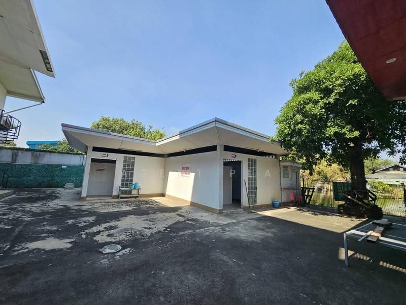 Land with buildings for rent: 2-story office building + warehouse, located on Thepharak Road (SPSAD4, Samut Prakan, Phreak Sa Mai, Muang Samut Prakarn, Samut Prakan, , 2,000 sqm, Office Space For Rent, by Agent Pla, 500552366 - DDproperty.com