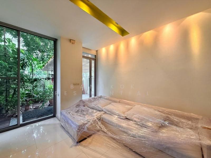 Prompak Gardens Condominium, Bangkok, Sukhumvit, Khlongtoei Nua, Watthana, Bangkok, 3 Bedrooms, 350 sqm, Townhouse For Rent, by Bangkok Residential, 500552367 - DDproperty.com