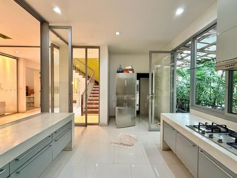 Prompak Gardens Condominium, Bangkok, Sukhumvit, Khlongtoei Nua, Watthana, Bangkok, 3 Bedrooms, 350 sqm, Townhouse For Rent, by Bangkok Residential, 500552367 - DDproperty.com