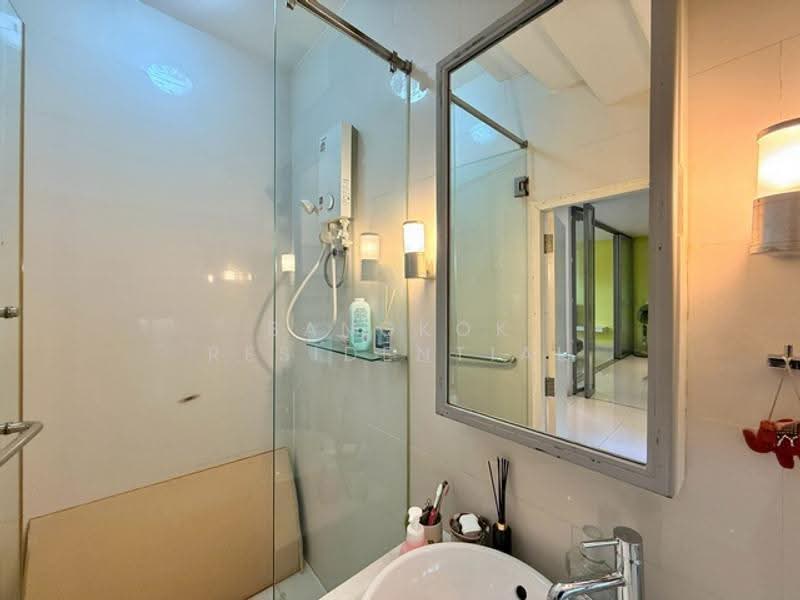 Prompak Gardens Condominium, Bangkok, Sukhumvit, Khlongtoei Nua, Watthana, Bangkok, 3 Bedrooms, 350 sqm, Townhouse For Rent, by Bangkok Residential, 500552367 - DDproperty.com