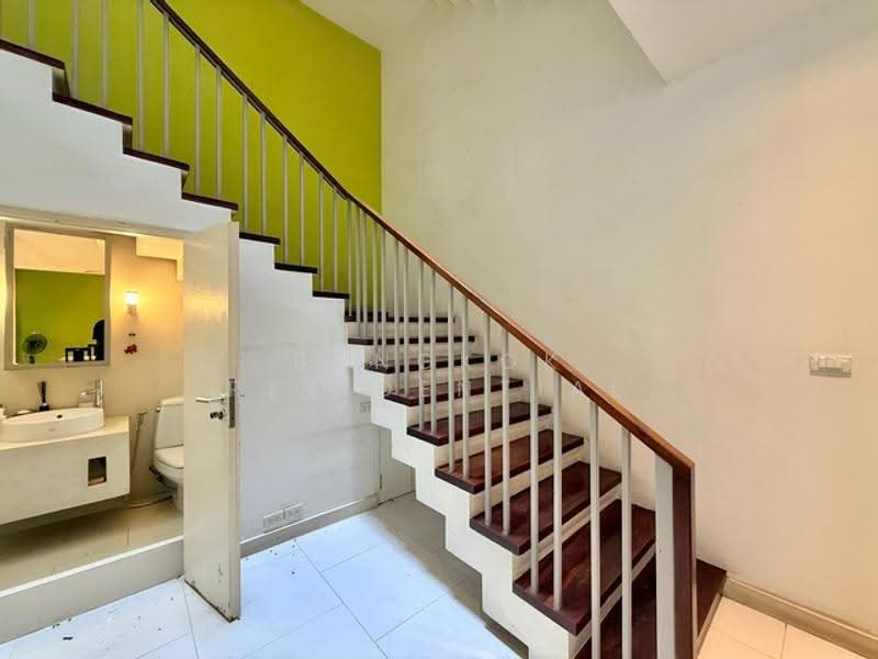 Prompak Gardens Condominium, Bangkok, Sukhumvit, Khlongtoei Nua, Watthana, Bangkok, 3 Bedrooms, 350 sqm, Townhouse For Rent, by Bangkok Residential, 500552367 - DDproperty.com
