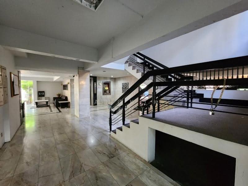 Prompak Gardens Condominium, Bangkok, Sukhumvit, Khlongtoei Nua, Watthana, Bangkok, 3 Bedrooms, 350 sqm, Townhouse For Rent, by Bangkok Residential, 500552367 - DDproperty.com