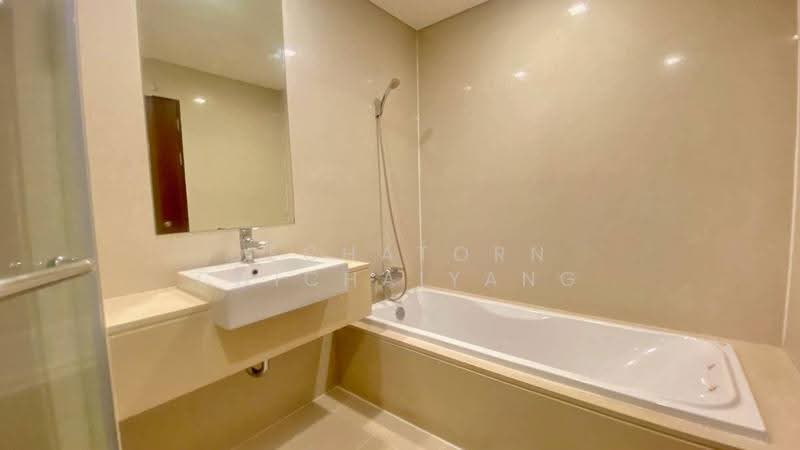 Le Luk Condominium, Bangkok, 1599 291 Sukhumvit Rd, Phra Kanong Nua, Watthana, Bangkok, 2 Bedrooms, 78 sqm, Condo For Rent, by Dechatorn Chichaiyang, 500552384 - DDproperty.com