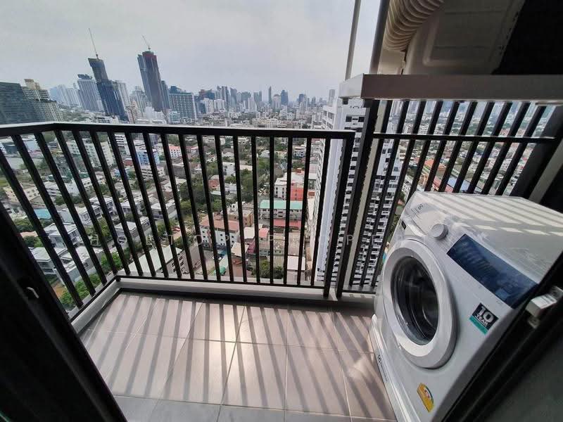 The Base Phetchaburi-Thonglor, Bangkok, Phetchaburi Rd, Bang Kapi, Huai Khwang, Bangkok, 1 Bedroom, 34 sqm, Condo For Rent, by Holtop Property, 500552417 - DDproperty.com