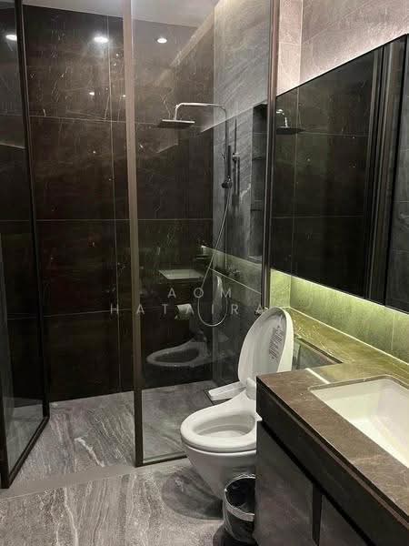 The Esse Sukhumvit 36, Bangkok, Soi Sukhumvit 36, Sukhumvit Road, Phra Kanong, Khlong Toei, Bangkok, 1 Bedroom, 38 sqm, Condo For Sale, by Aom Hatairat, 500552576 - DDproperty.com