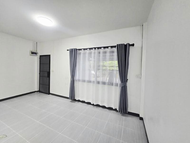 Newly Renovated Townhouse, Chiang Mai, San Phra Net, San Sai, Chiang Mai, 2 Bedrooms, 78 sqm, Townhouse For Sale, by Pharita Chaimanee, 500552598 - DDproperty.com