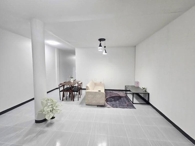 Newly Renovated Townhouse, Chiang Mai, San Phra Net, San Sai, Chiang Mai, 2 Bedrooms, 78 sqm, Townhouse For Sale, by Pharita Chaimanee, 500552598 - DDproperty.com