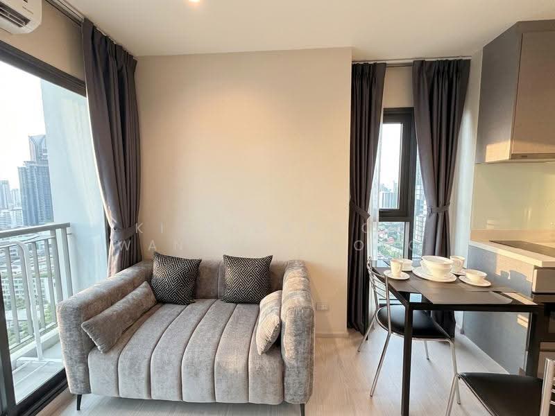Rhythm Sukhumvit 36-38, Bangkok, 55 Soi Sukhumvit 36, Sukhumvit Road, Phra Kanong, Khlong Toei, Bangkok, 1 Bedroom, 50 sqm, Condo For Rent, by Kitsadapoom Wanpholthong, 500552603 - DDproperty.com