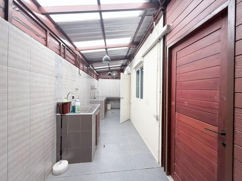 Lalin Town Lio Rangsit-Klong 2, Pathum Thani, Soi Rangsit-Nakhon Nayok 31, Rangsit-Nakhon Nayok Road, Khlong Song, Khlong Luang, Pathum Thani, 4 Bedrooms, 130 sqm, Townhouse For Sale, by ภัสสร์ปภา นิลคช, 500552641 - DDproperty.com