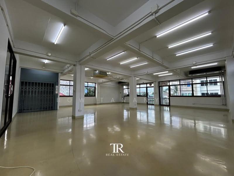Stand-alone Office Building & Showroom On Nut 70/1, Bangkok, Prawet, Bangkok, , 675 sqm, Office Space For Rent, by Bow Tananya, 500552643 - DDproperty.com