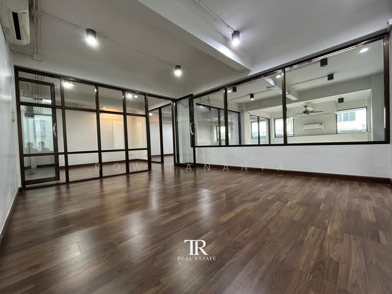 Stand-alone Office Building & Showroom On Nut 70/1, Bangkok, Prawet, Bangkok, , 675 sqm, Office Space For Rent, by Bow Tananya, 500552643 - DDproperty.com