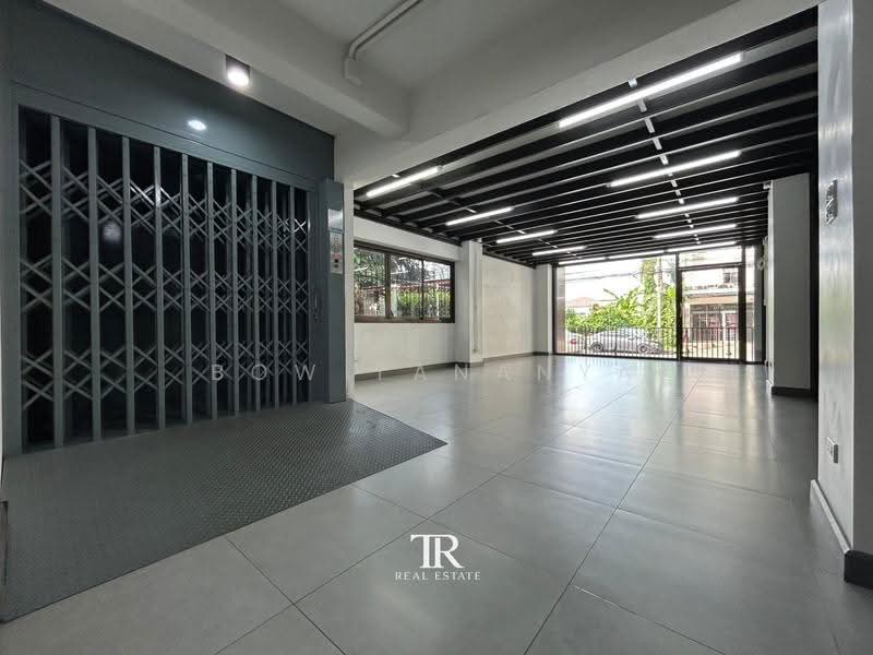 Stand-alone Office Building & Showroom On Nut 70/1, Bangkok, Prawet, Bangkok, , 675 sqm, Office Space For Rent, by Bow Tananya, 500552643 - DDproperty.com