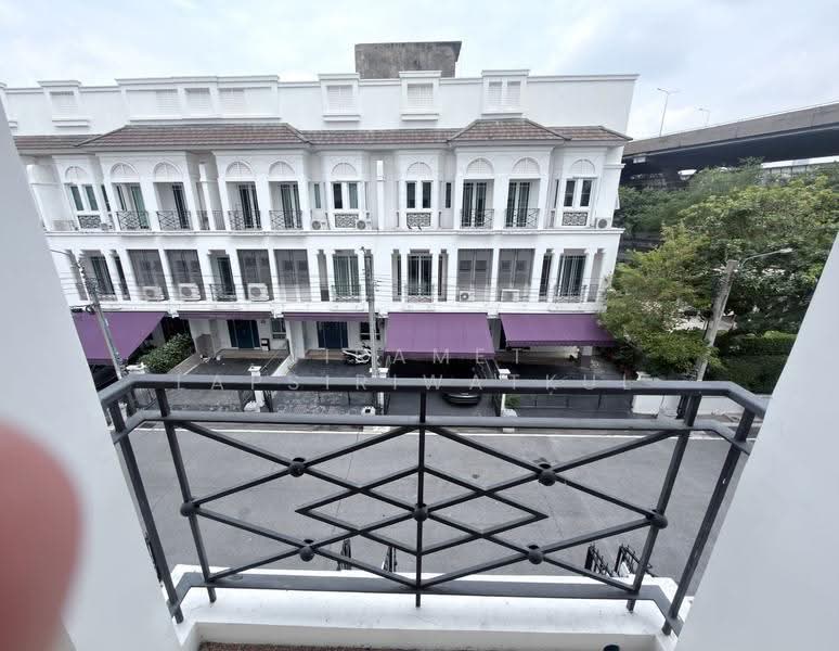 Leon Sukhumvit 62, Bangkok, Soi Sampopnaruemit, Bang Chak, Phra Khanong, Bangkok, 3 Bedrooms, 210 sqm, Townhouse For Rent, by Jiramet Lapsiriwatkul, 500552725 - DDproperty.com