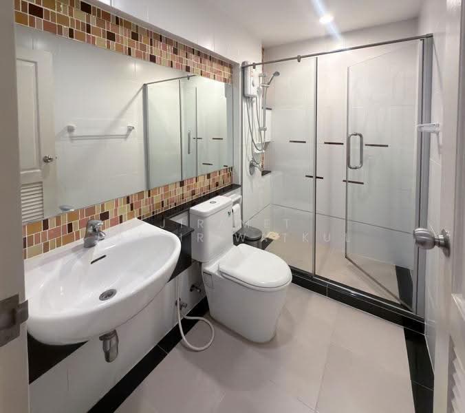 Leon Sukhumvit 62, Bangkok, Soi Sampopnaruemit, Bang Chak, Phra Khanong, Bangkok, 3 Bedrooms, 210 sqm, Townhouse For Rent, by Jiramet Lapsiriwatkul, 500552725 - DDproperty.com