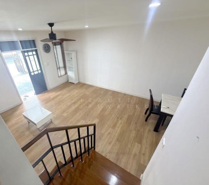 Leon Sukhumvit 62, Bangkok, Soi Sampopnaruemit, Bang Chak, Phra Khanong, Bangkok, 3 Bedrooms, 210 sqm, Townhouse For Rent, by Jiramet Lapsiriwatkul, 500552725 - DDproperty.com