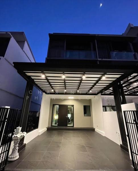 Landmark Ekamai-Ramindra, Bangkok, Sukhonthasawat Road, Lat Phrao, Bangkok, 3 Bedrooms, 172 sqm, Townhouse For Rent, by Charinthip Phungalong, 500552726 - DDproperty.com