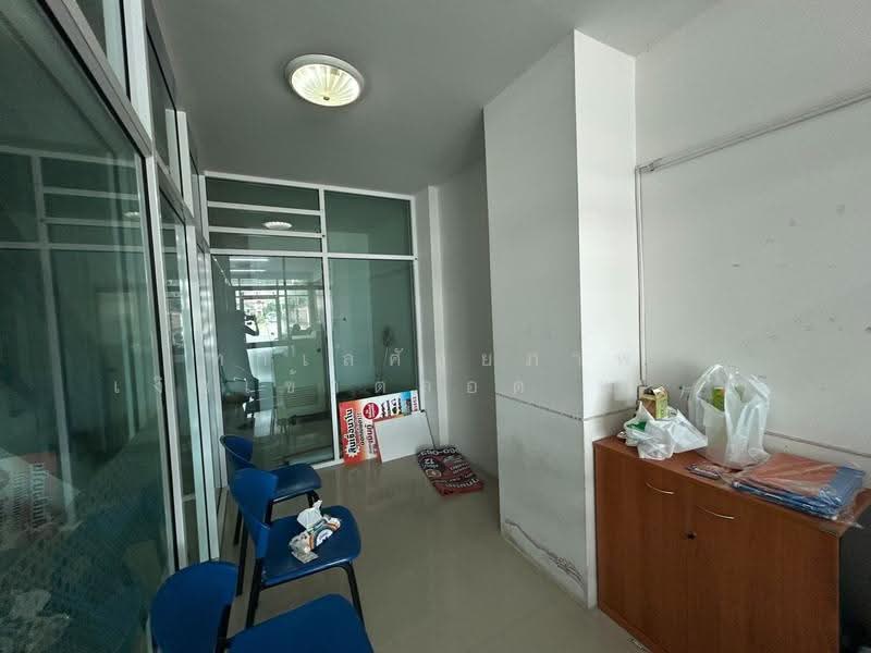 ทำเลศักยภาพ เงินเข้าตลอด พร้อมทำห้องเช่ารายเดือน ขายอาคารพาณิชย์ 3 ชั้น, ชลบุรี, เหมือง, เมืองชลบุรี, ชลบุรี, 200 ตร.ม., ทาวน์เฮ้าส์ ขาย, โดย คุณหมู, 500552731 - DDproperty.com