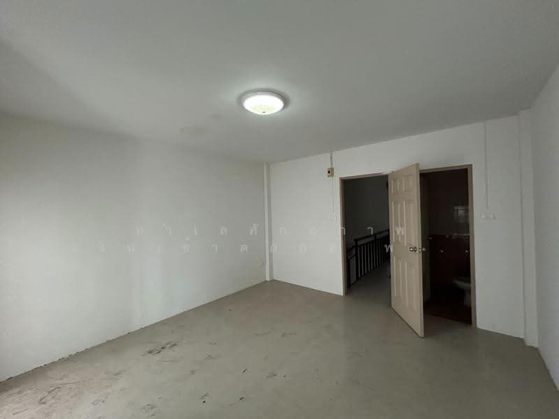 Commercial building Chonburi, Chon Buri (Pattaya), Mhueng, Muang Chon Buri, Chon Buri (Pattaya), 4 Bedrooms, 200 sqm, Townhouse For Sale, by คุณหมู, 500552731 - DDproperty.com