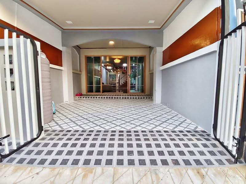 Moobaan Cho Rung Rueang 6, Nonthaburi, Bang Kruai - Sai Noi Road, Bang Rak Pattana, Bang Bua Thong, Nonthaburi, 2 Bedrooms, 100 sqm, Townhouse For Sale, by บุษบากร (เจี๊ยบ), 500552766 - DDproperty.com