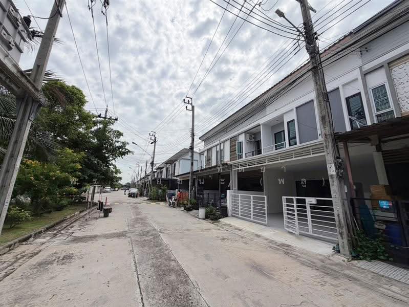 Medio Nimitmai, Bangkok, Nimit Mai Road, Sai Kong Din, Khlong Sam Wa, Bangkok, 3 Bedrooms, 120 sqm, Townhouse For Sale, by คุณ อาทิตยา พรมชัยชนะ (พลู), 500552840 - DDproperty.com