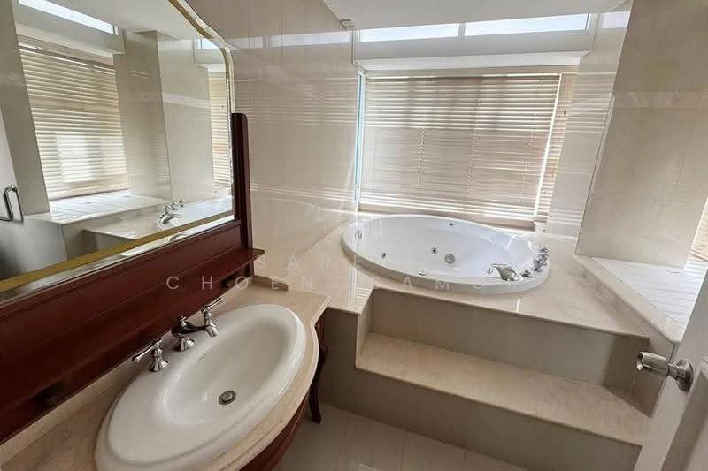 The Bangkok Sukhumvit 43, Bangkok, Soi Sukhumvit 43, Khlong Tan Nua, Watthana, Bangkok, 2 Bedrooms, 116 sqm, Condo For Rent, by Sarena Choengsamor, 500552861 - DDproperty.com