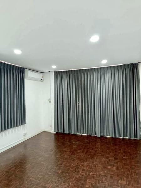 Ratchatrinnamai Village, Bangkok, Anusaowari, Bang Khen, Bangkok, 3 Bedrooms, 300 sqm, Single Detached House For Rent, by Paula ., 500552913 - DDproperty.com