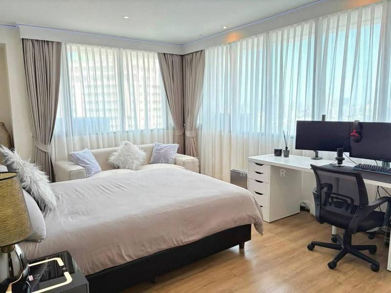 Baan Piya Sathorn, Bangkok, Soi Suanplu (Sathorn Soi 3) South Sathorn Road, Thung Maha Mek, Sathon, Bangkok, 4 Bedrooms, 340 sqm, Condo For Rent, by Sarena Choengsamor, 500552949 - DDproperty.com