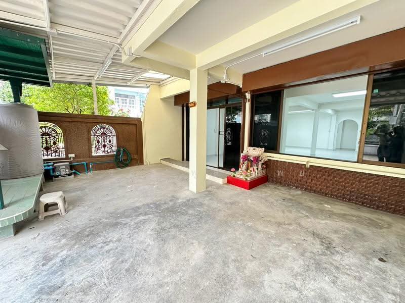 ขายทาวน์เฮ้าส์ 2 ชั้นครึ่ง 28.8 ตร.ว หลังมุม พระราม2 ซอย27, Bangkok, Bangmot, Chom Thong, Bangkok, 3 Bedrooms, 250 sqm, Townhouse For Sale, by มงคล พูลทรัพย์, 500553156 - DDproperty.com