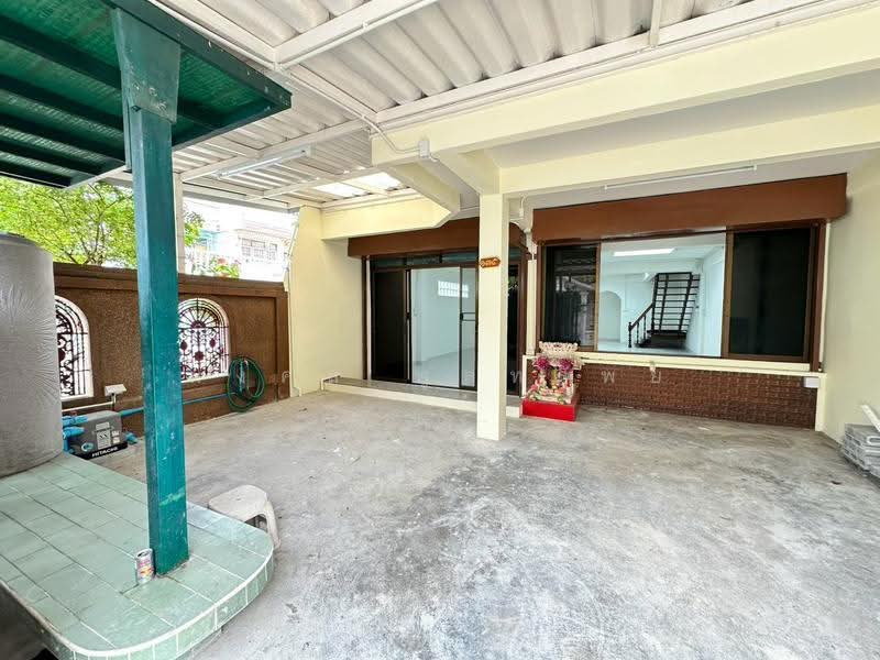 ขายทาวน์เฮ้าส์ 2 ชั้นครึ่ง 28.8 ตร.ว หลังมุม พระราม2 ซอย27, Bangkok, Bangmot, Chom Thong, Bangkok, 3 Bedrooms, 250 sqm, Townhouse For Sale, by มงคล พูลทรัพย์, 500553156 - DDproperty.com