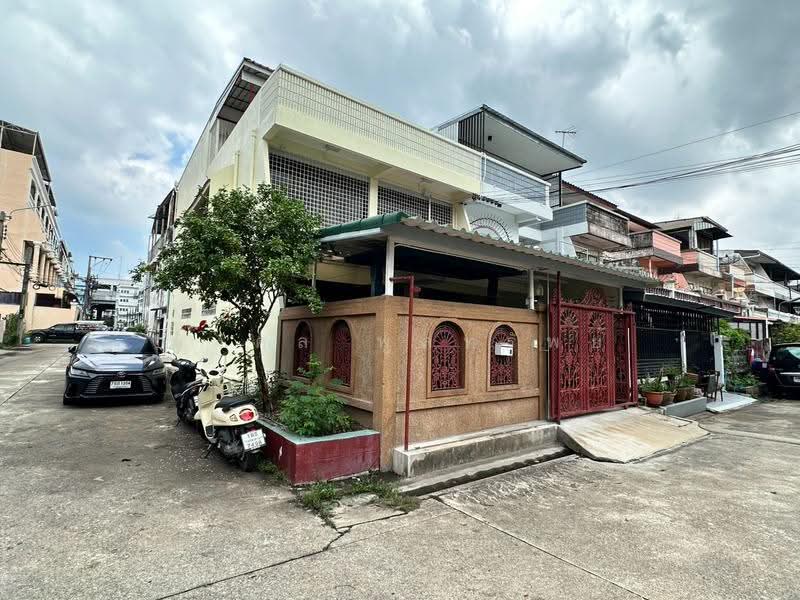ขายทาวน์เฮ้าส์ 2 ชั้นครึ่ง 28.8 ตร.ว หลังมุม พระราม2 ซอย27, Bangkok, Bangmot, Chom Thong, Bangkok, 3 Bedrooms, 250 sqm, Townhouse For Sale, by มงคล พูลทรัพย์, 500553156 - DDproperty.com