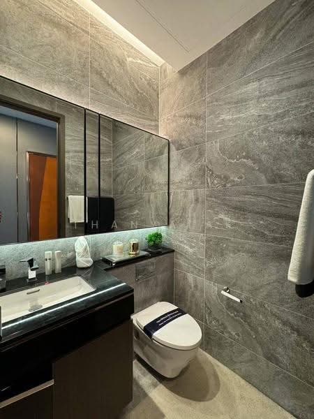 The Esse Sukhumvit 36, Bangkok, Soi Sukhumvit 36, Sukhumvit Road, Phra Kanong, Khlong Toei, Bangkok, 2 Bedrooms, 72 sqm, Condo For Rent, by Thanyalak Ajmera, 500553312 - DDproperty.com