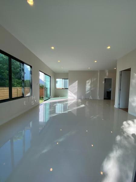Burasiri Pattanakarn, Bangkok, New Pattanakarn Road, Prawet, Bangkok, 4 Bedrooms, 210 sqm, Single Detached House For Sale, by HOME Real Estate Service, 500553382 - DDproperty.com