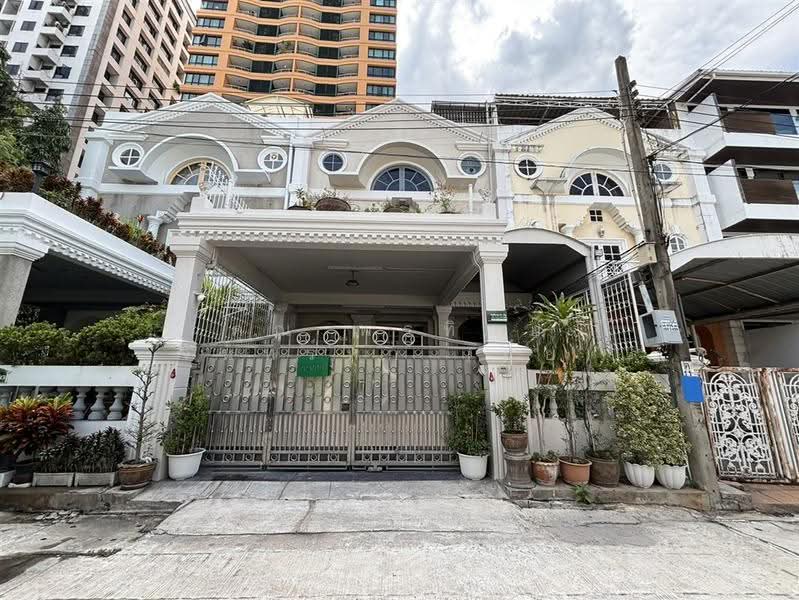 ทาวน์เฮ้าส์ 3.5 ชั้น 38 ตร.ว. ใกล้เซ็นทรัล ชิดลม ซอยหลังสวน ถนนหลังสวน, Bangkok, ถนนหลังสวน, Lumphini, Pathum Wan, Bangkok, 5 Bedrooms, 300 sqm, Townhouse For Sale, by คุณ พรทิพย์ จันทร์หา (ปุ๋ย), 500553396 - DDproperty.com
