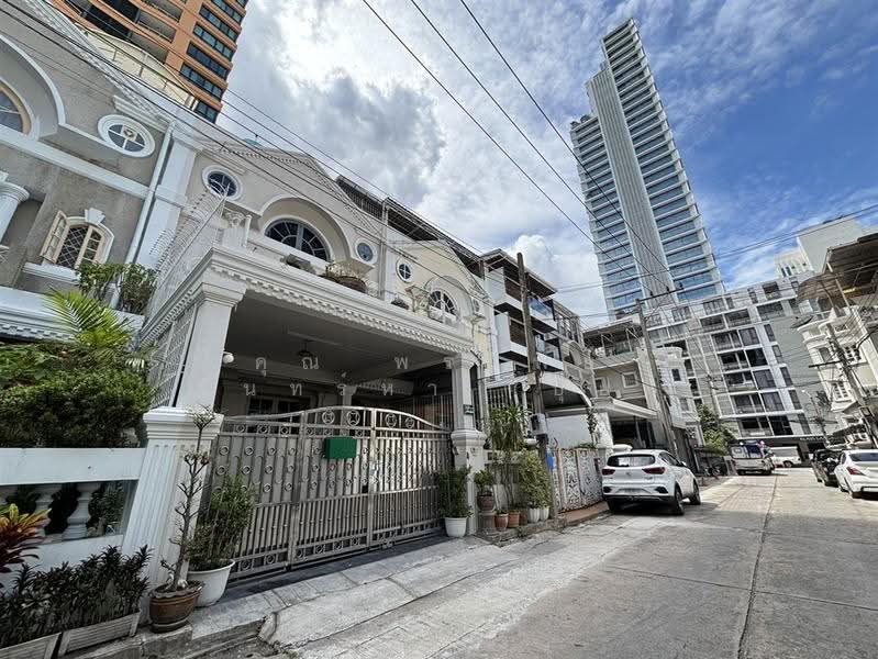 ทาวน์เฮ้าส์ 3.5 ชั้น 38 ตร.ว. ใกล้เซ็นทรัล ชิดลม ซอยหลังสวน ถนนหลังสวน, Bangkok, ถนนหลังสวน, Lumphini, Pathum Wan, Bangkok, 5 Bedrooms, 300 sqm, Townhouse For Sale, by คุณ พรทิพย์ จันทร์หา (ปุ๋ย), 500553396 - DDproperty.com