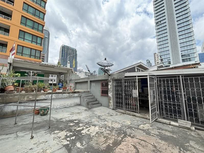 ทาวน์เฮ้าส์ 3.5 ชั้น 38 ตร.ว. ใกล้เซ็นทรัล ชิดลม ซอยหลังสวน ถนนหลังสวน, Bangkok, ถนนหลังสวน, Lumphini, Pathum Wan, Bangkok, 5 Bedrooms, 300 sqm, Townhouse For Sale, by คุณ พรทิพย์ จันทร์หา (ปุ๋ย), 500553396 - DDproperty.com