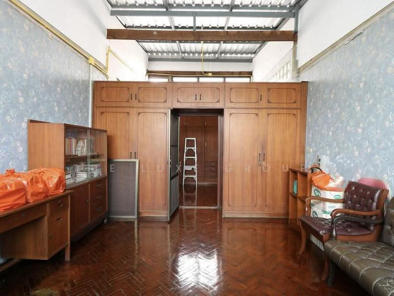 Commercial Space-Shop on Yaowaraj Street, Bangkok, Samphanthawong, Samphanthawong, Bangkok, 4 Bedrooms, 206 sqm, Townhouse For Sale, by The Luxe Group, 500553447 - DDproperty.com