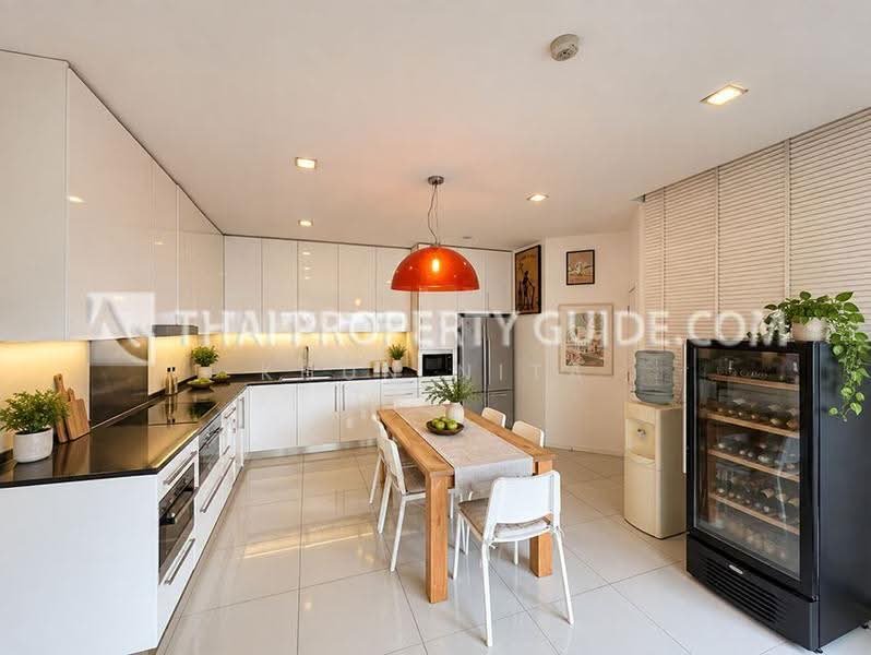 Castle Hill Mansion, Bangkok, 12 Ekkamai 6 Alley, Phra Kanong Nua, Watthana, Bangkok, 3 Bedrooms, 326 sqm, Condo For Sale, by Khun Nita, 500553590 - DDproperty.com