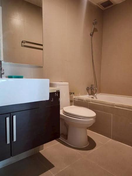 Noble Remix, Bangkok, 772 Soi Sukhumvit 36, Sukhumvit Road, Khong Tan, Khlong Toei, Bangkok, 1 Bedroom, 50 sqm, Condo For Rent, by Thanyalak Ajmera, 500553608 - DDproperty.com
