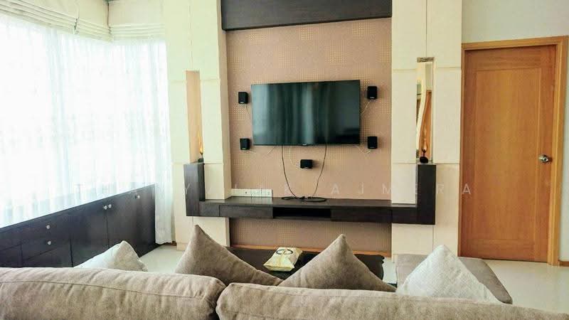 The Emporio Place, Bangkok, 93 Soi Sukhumvit 24, Sukhumvit Road, Khong Tan, Khlong Toei, Bangkok, 2 Bedrooms, 105 sqm, Condo For Rent, by Thanyalak Ajmera, 500553630 - DDproperty.com